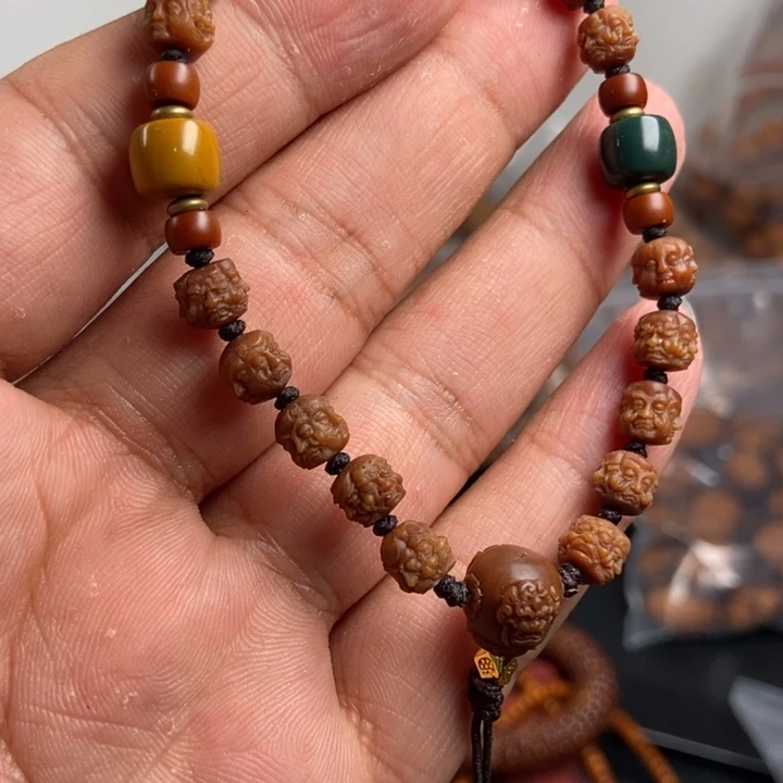 猴头核桃吊坠文玩手串