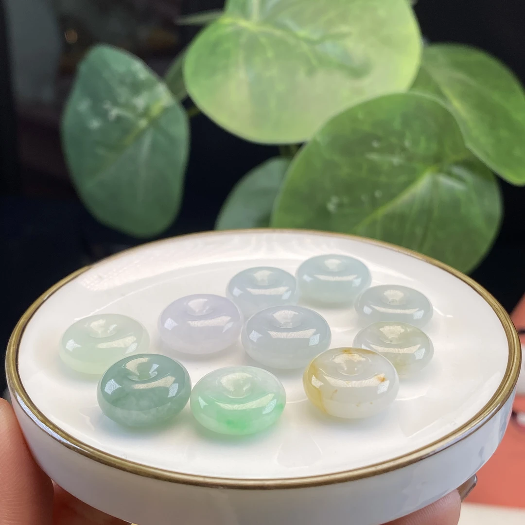 天然缅甸翡翠，翡翠平安扣，单颗价格可挑