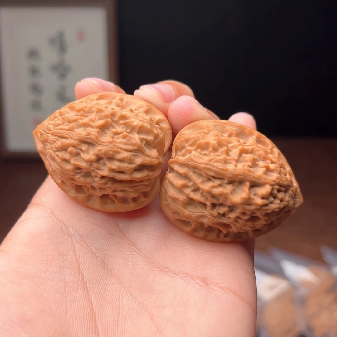 文玩核桃吊坠金牛35