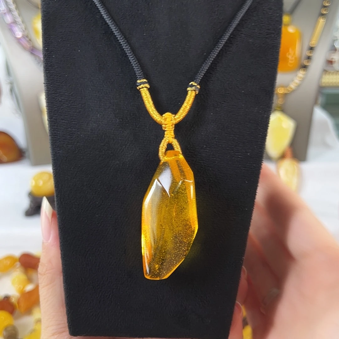 蜜蜡未镶嵌颈饰焦皮料金沙随型吊坠