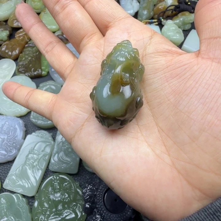 和田玉未镶嵌珠宝奇石