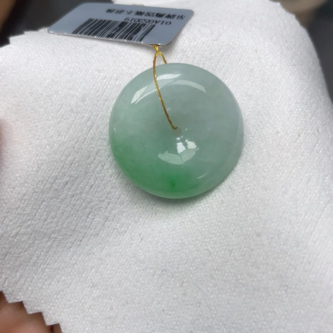 翡翠未镶嵌颈饰平安扣