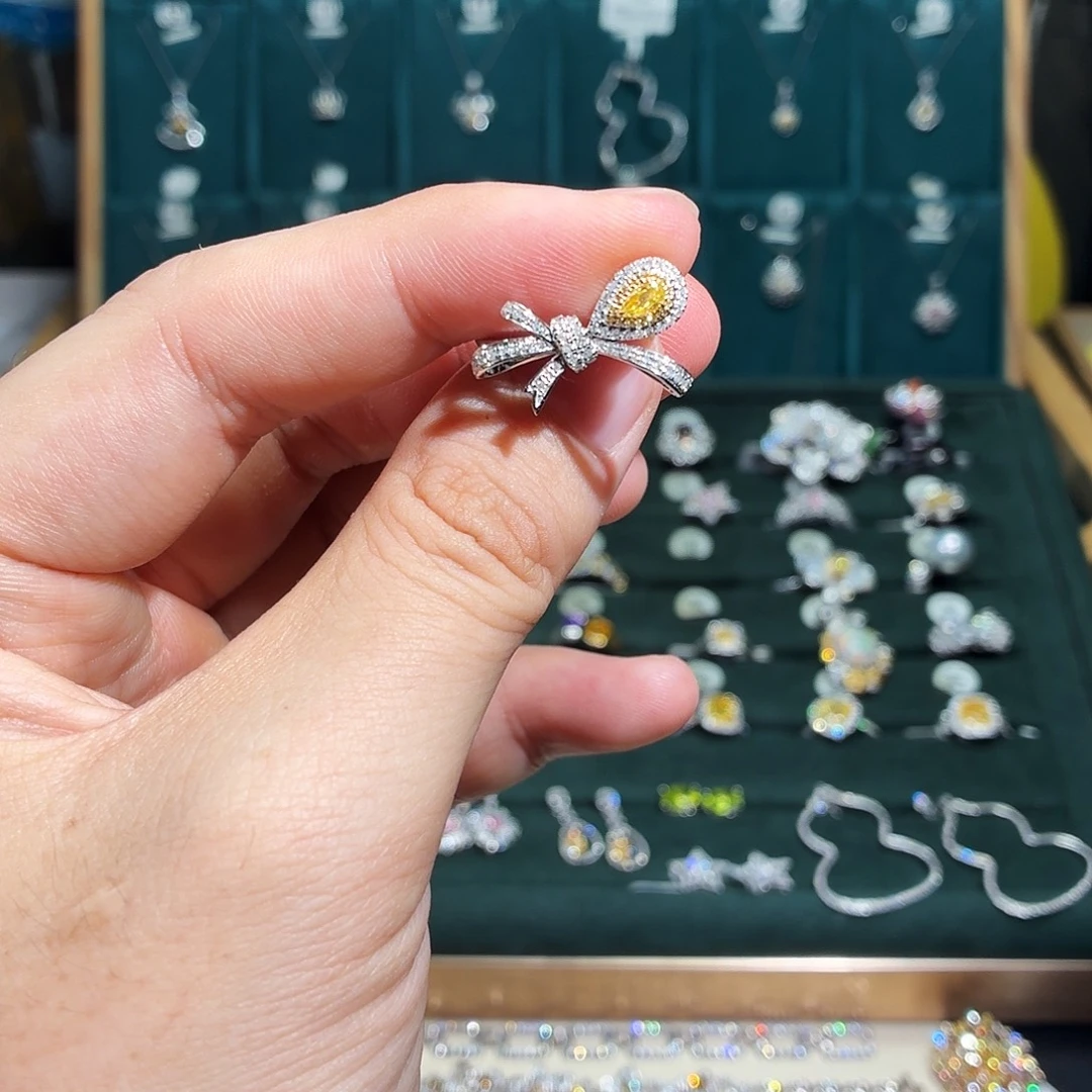 钻石18K金镶嵌戒指/指环