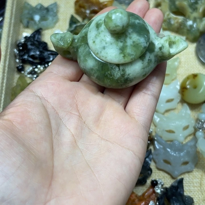 合金蛇纹石玉颈饰