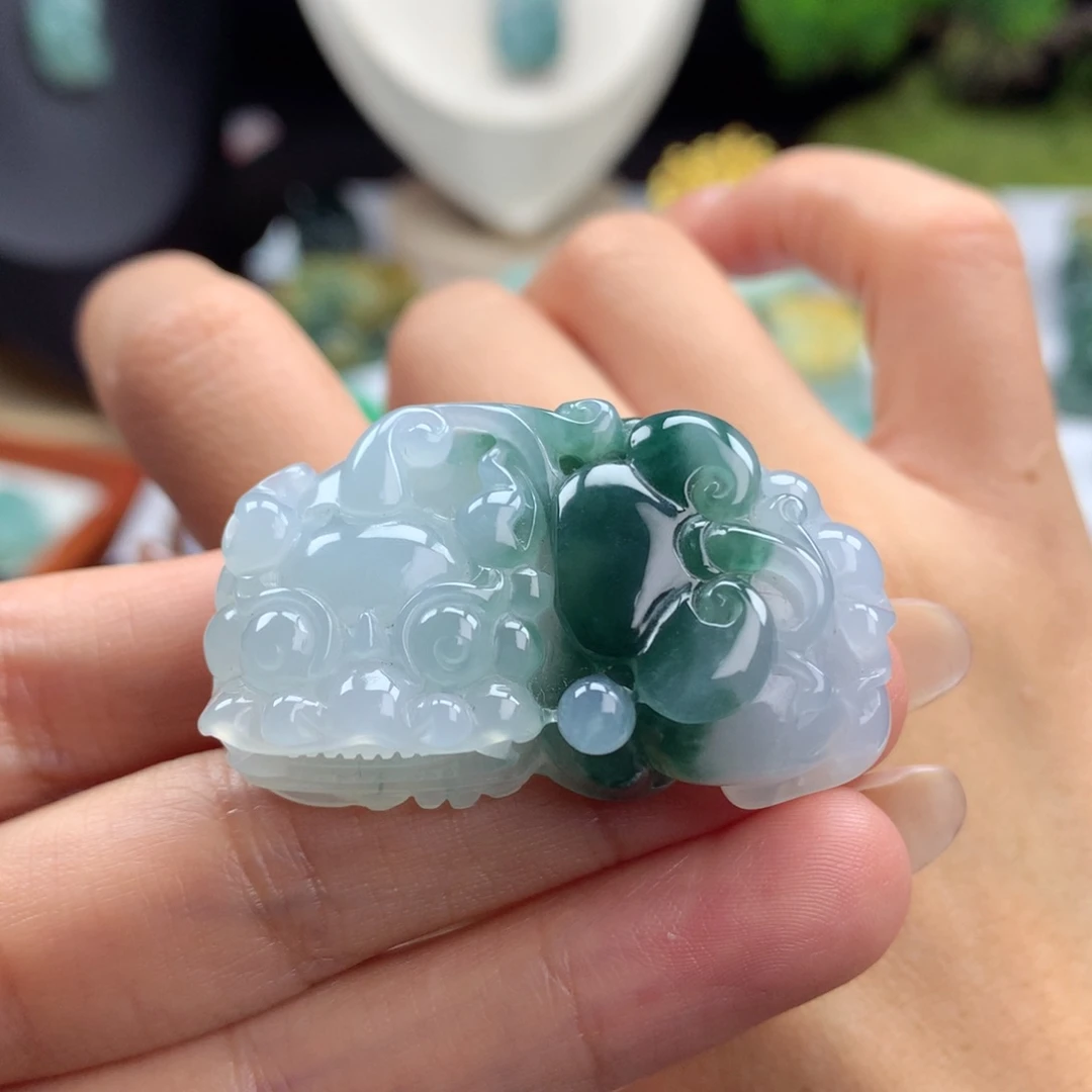 翡翠未镶嵌颈饰A32 阴阳眼霸王貔貅 腰缠万贯