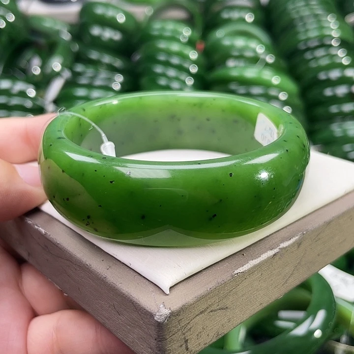 未镶嵌手镯和田玉（碧玉）