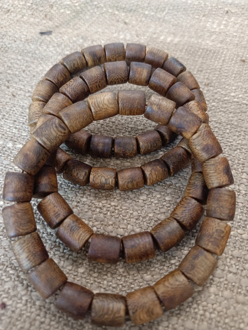 HLR018沉香手串圆桶珠单圈多样性发1