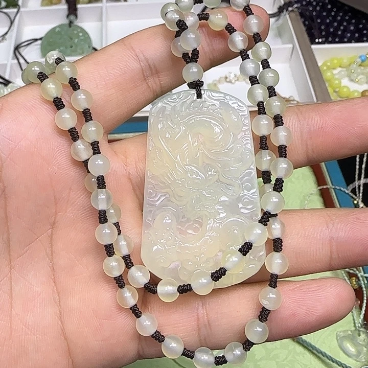 合金蛇纹石玉颈饰