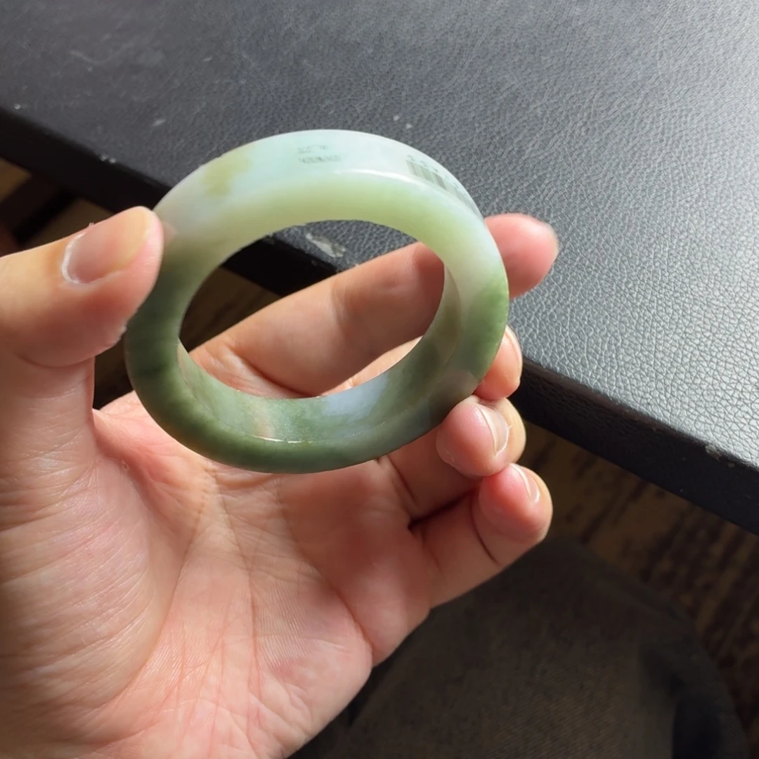 定制翡翠未镶嵌翡翠手镯