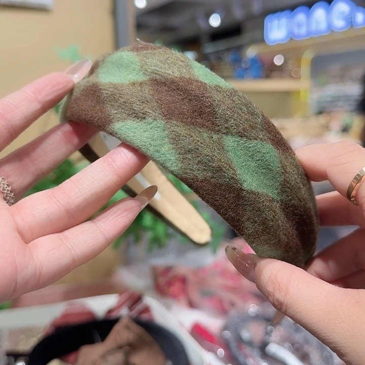 棕色绿色格子宽发箍