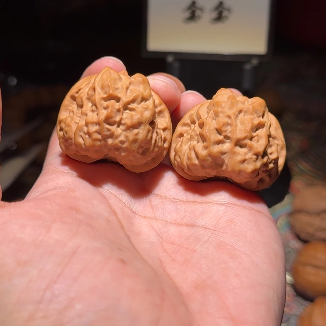 把件核桃409蛤蟆头，尺寸40 41 34