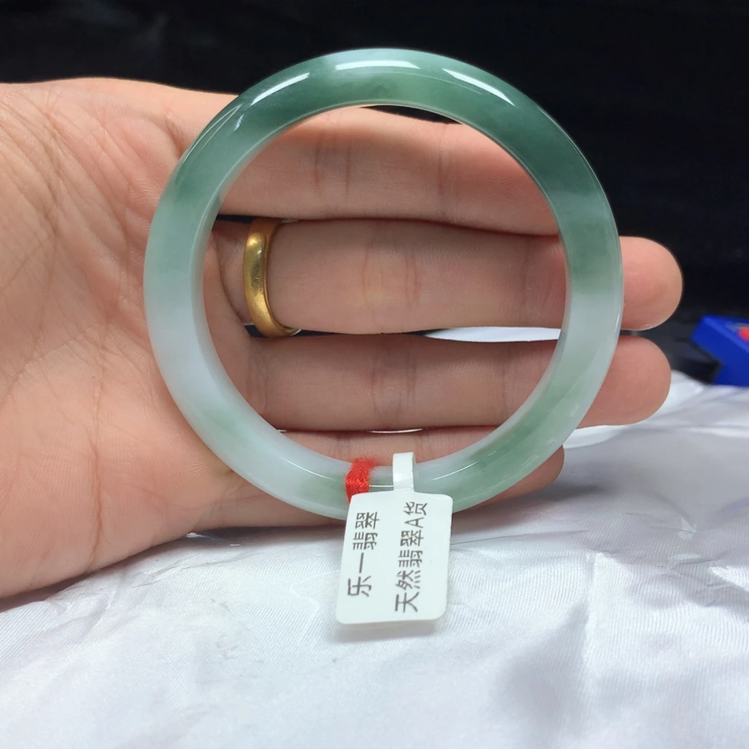 翡翠未镶嵌手镯（圆镯）55.1