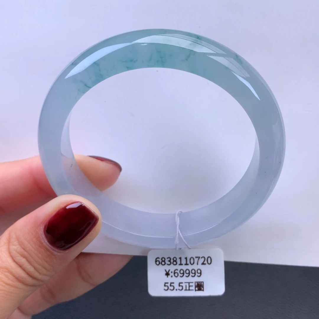 翡翠手镯未镶嵌冰莹光飘花手镯