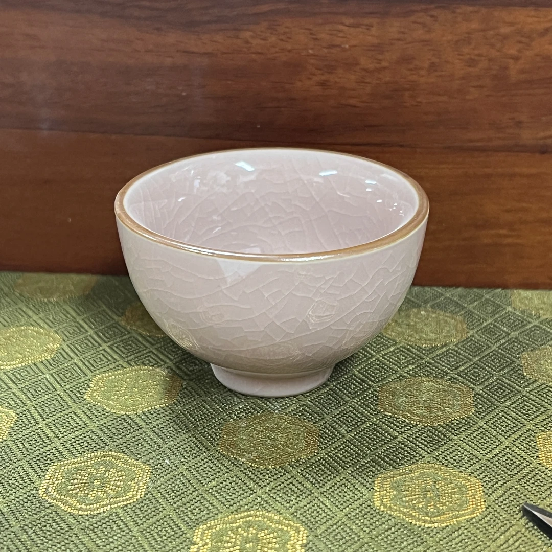 瑕疵！B18粉色开片小禅定杯主人杯三只手工