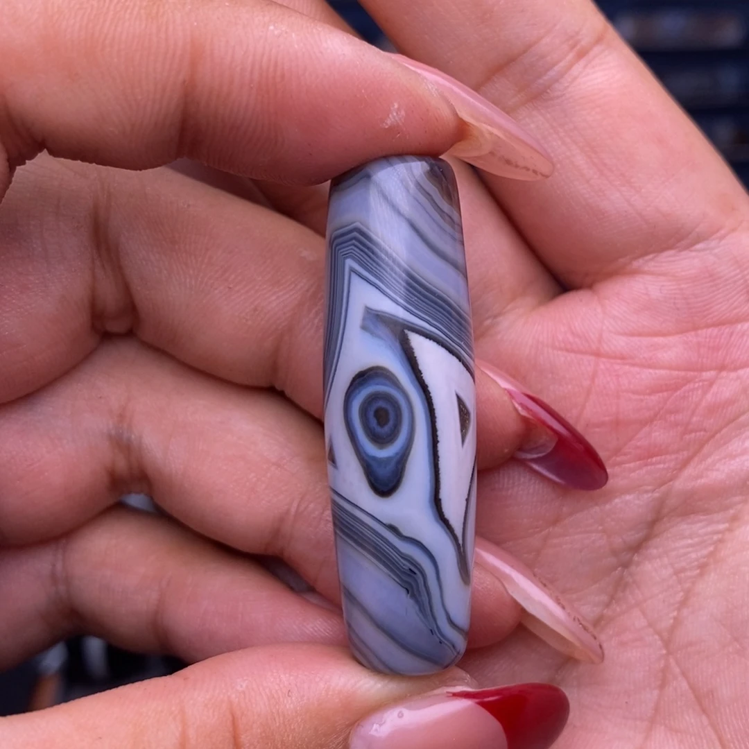 阿***叮玛瑙/玉髓未镶嵌珠宝半成品