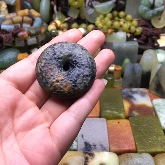 岫玉未镶嵌吊坠岫