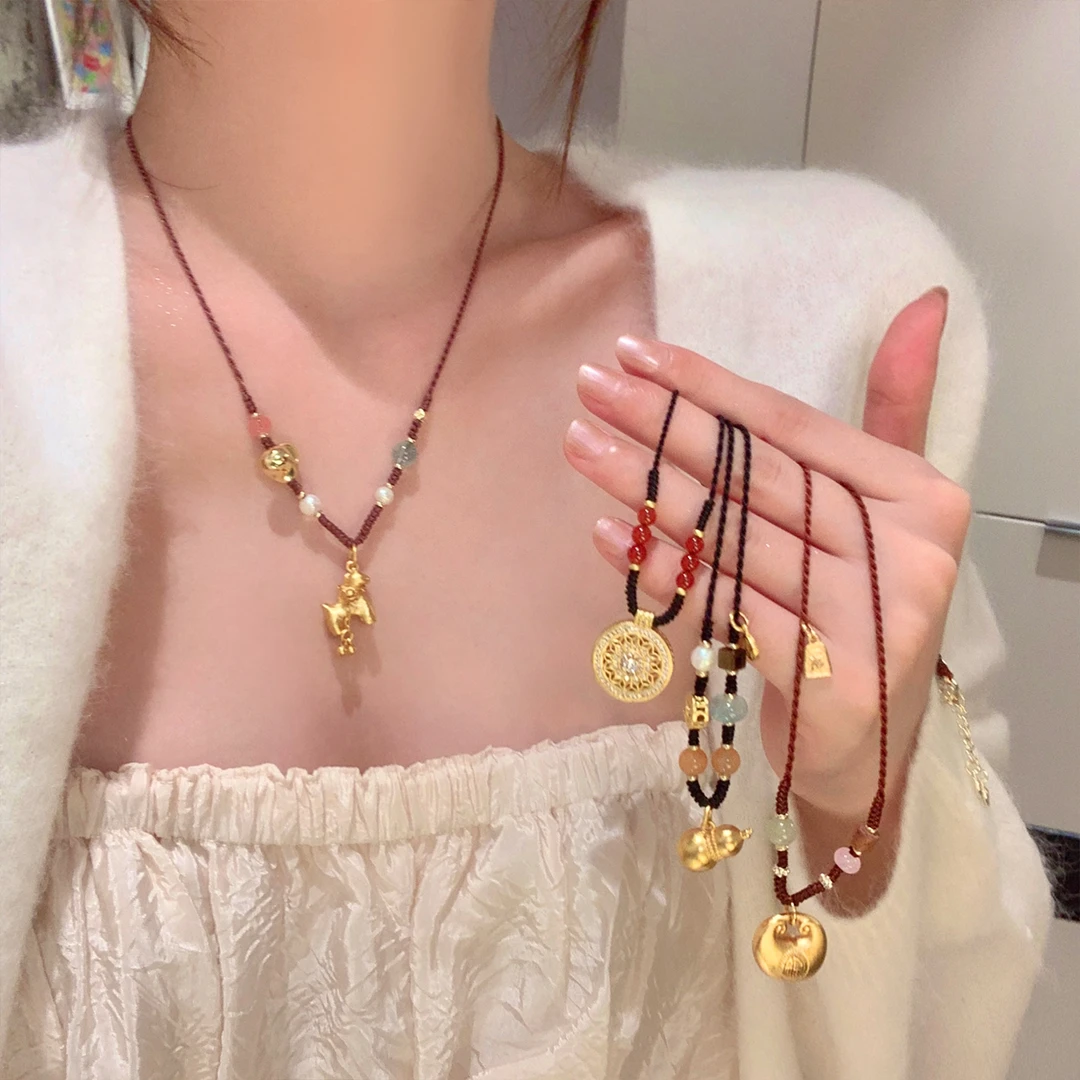 钛钢布艺项链 新中式小马罗盘葫芦项链女款轻奢高级感秋冬毛衣链