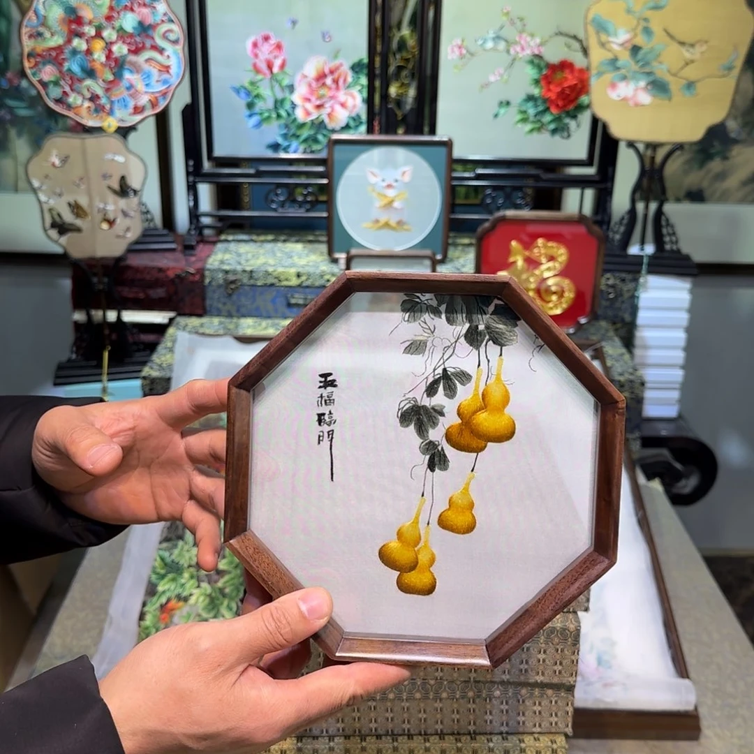 刺绣刺绣工艺精湛