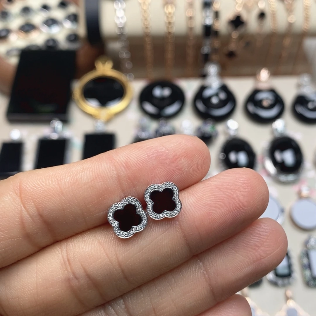 翡翠18K金镶嵌耳饰