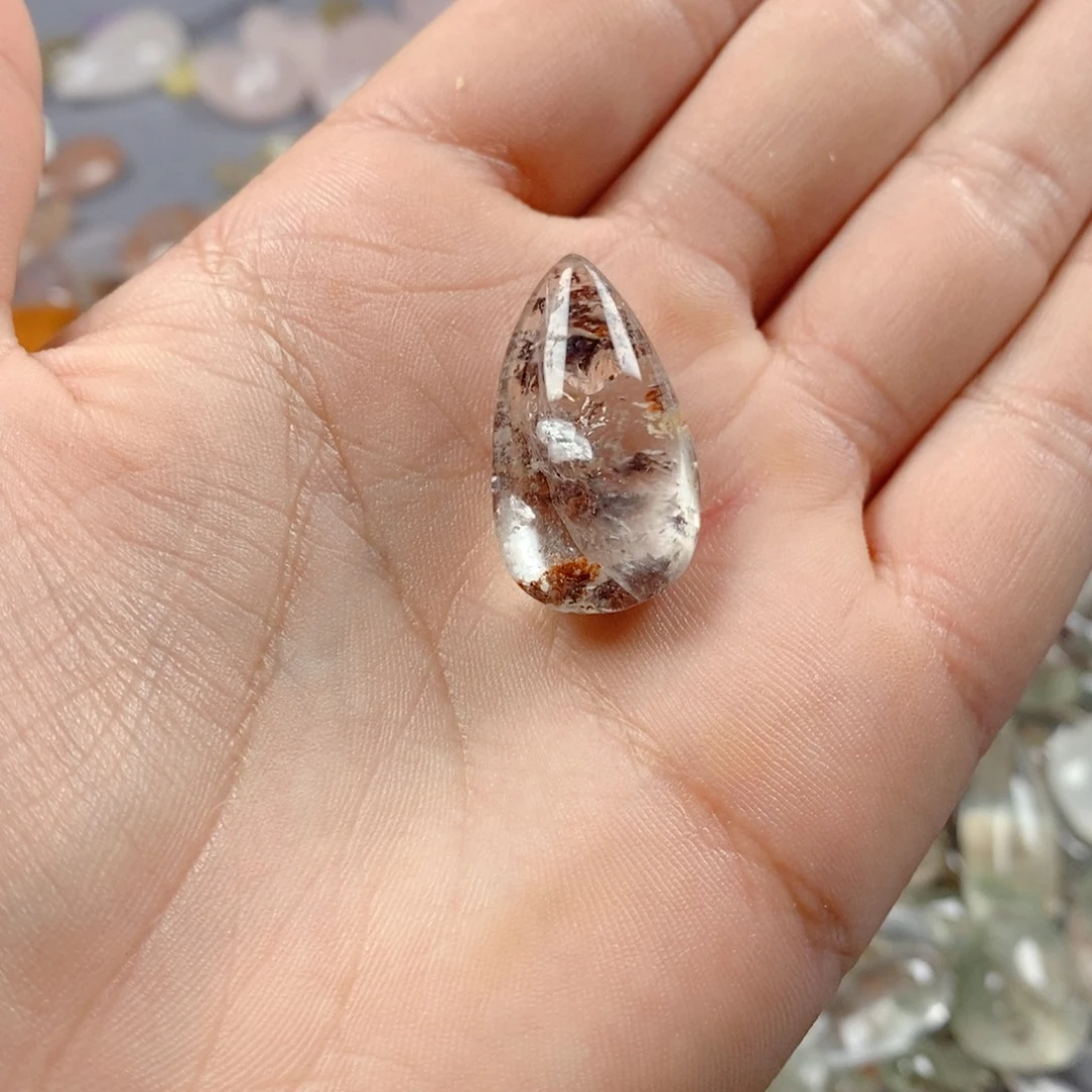颈饰水晶未镶嵌71。
