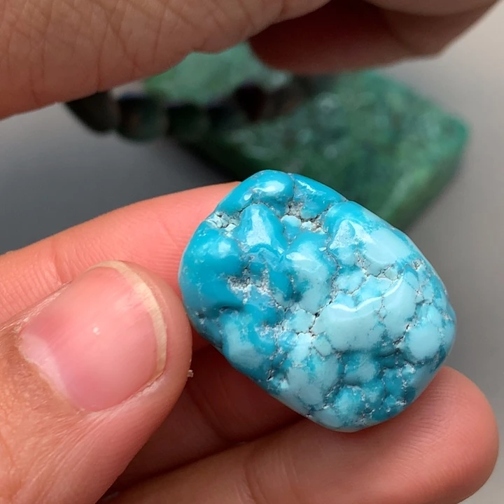 绿松石未镶嵌颈饰