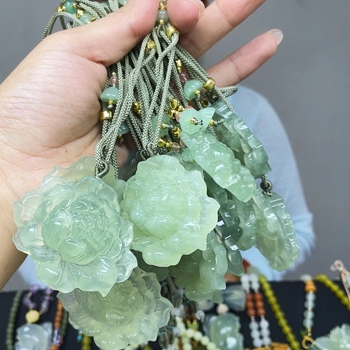 未镶嵌蛇纹石玉颈饰