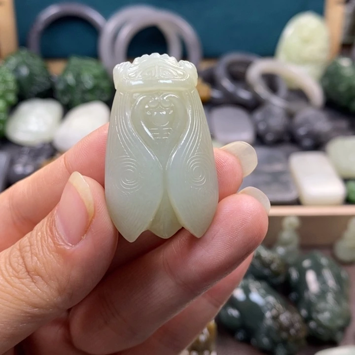 和田玉颈饰未镶嵌茶**尘