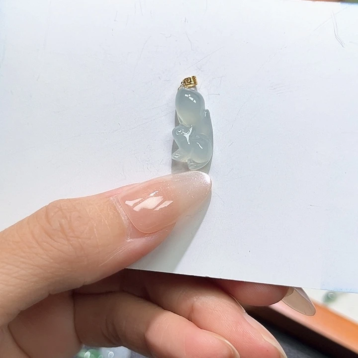 颈饰18K金镶嵌翡翠
