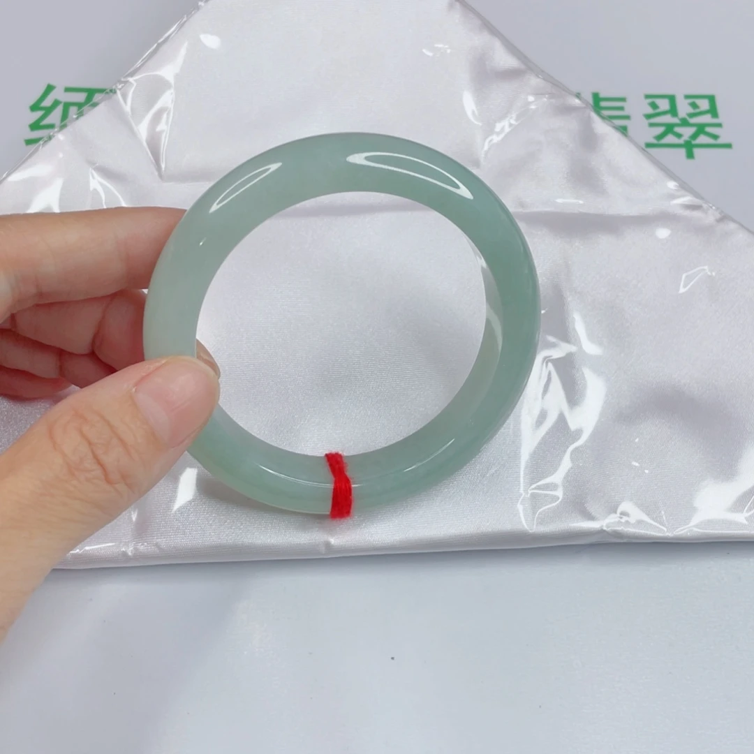 华***5翡翠未镶嵌手镯冰绿水