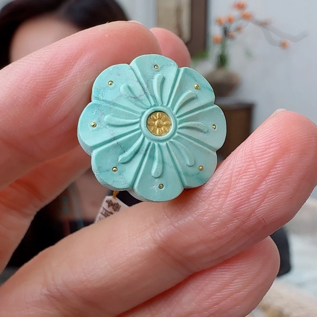 阳***溢绿松石未镶嵌珠宝奇石