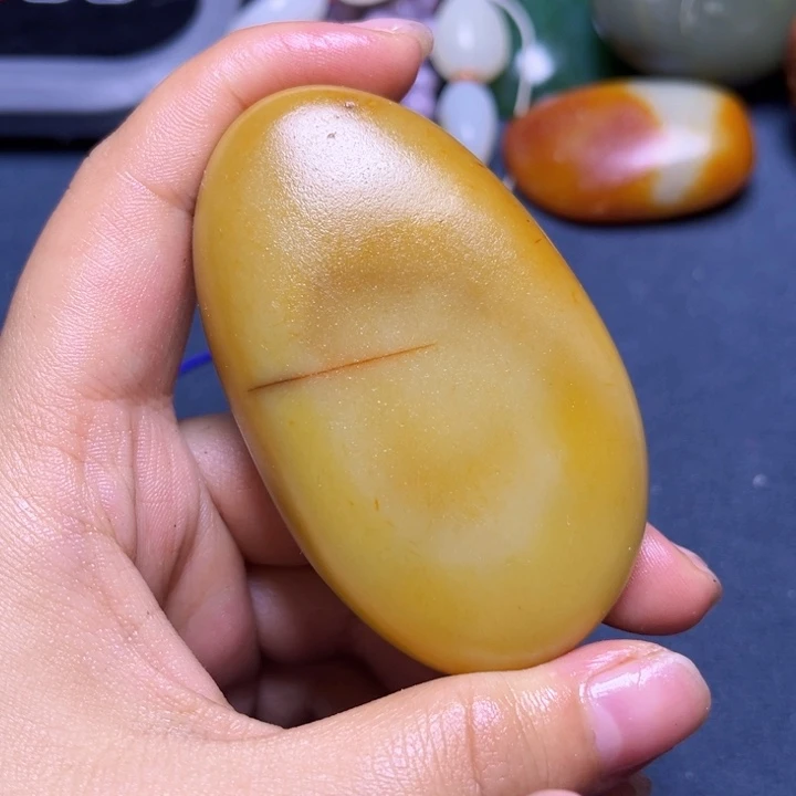 和田玉（糖玉）未镶嵌珠宝奇石