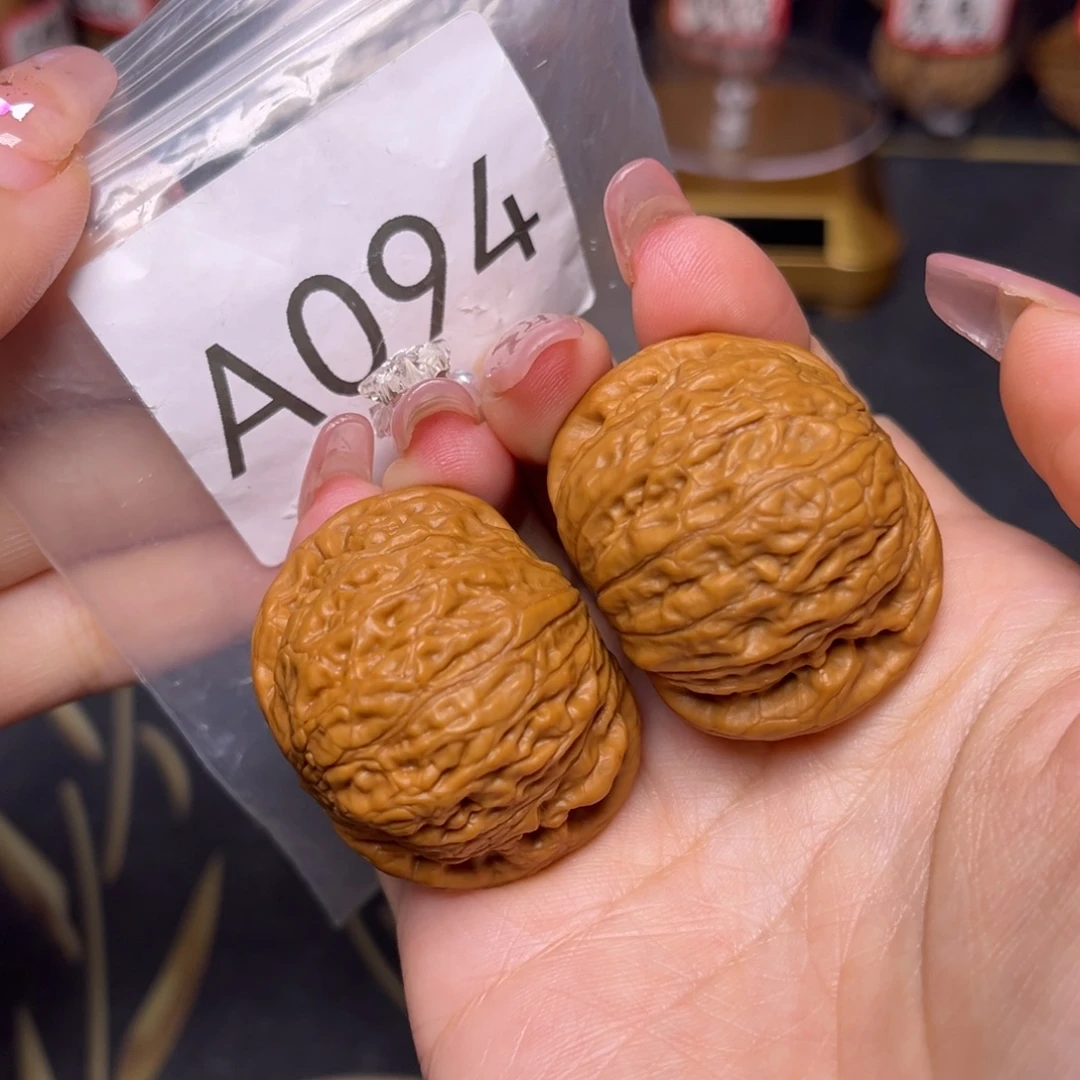 文玩核桃吊坠铁锤40