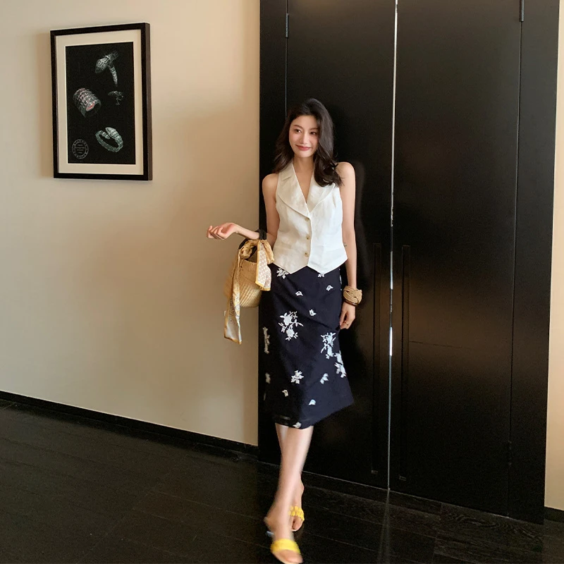 【ALONE SAVOR】龍喜儿 花隐 气质风轻奢刺绣印花半身包臀裙Z501