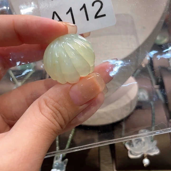 未镶嵌蛇纹石玉颈饰