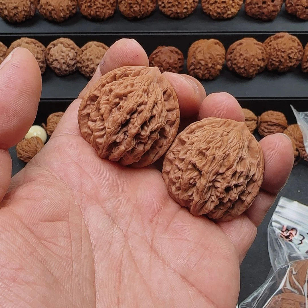 文玩核桃吊坠38麦穗虎头