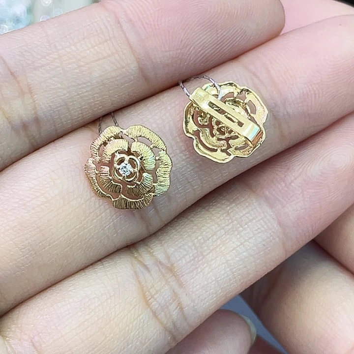 颈饰钻石18K金镶嵌万能扣吊坠，多样性发一件