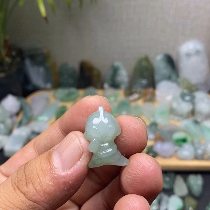 颈饰未镶嵌翡翠奥特曼