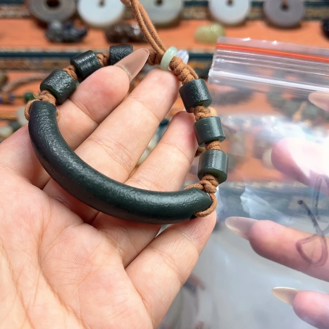 和田玉未镶嵌颈饰花***菜