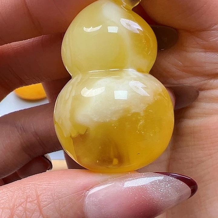 蜜蜡未镶嵌珠宝奇石