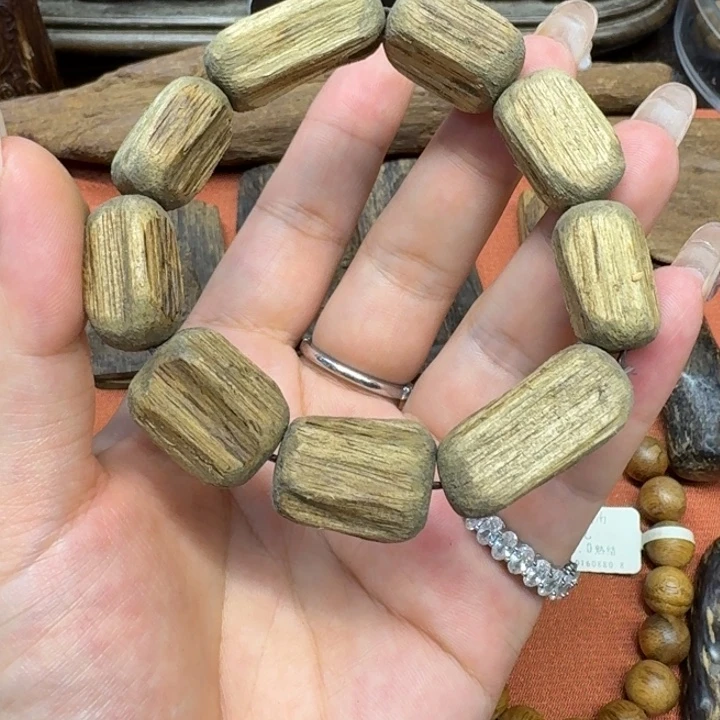 大叶紫檀（黑酸枝木类）