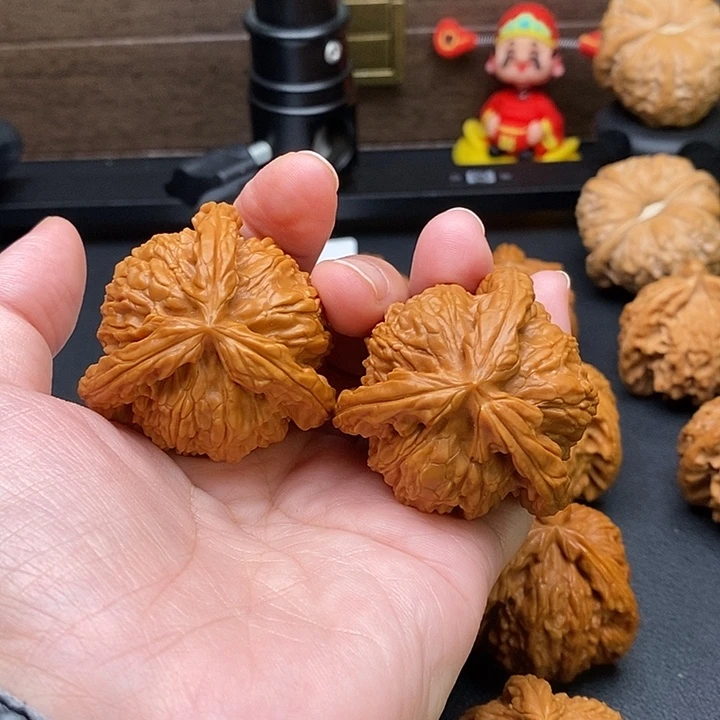当***候把件文玩核桃白奔