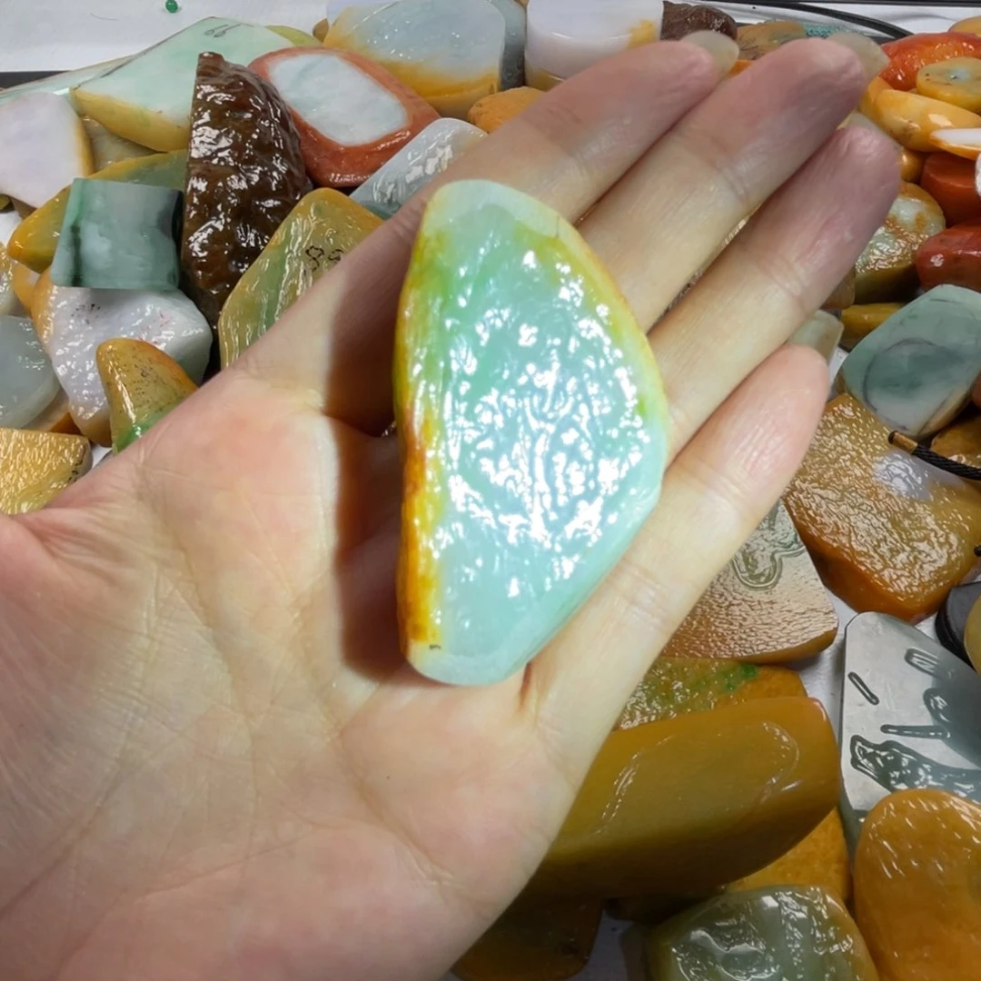 【闪购商品】颈饰未镶嵌翡翠D****g翡翠