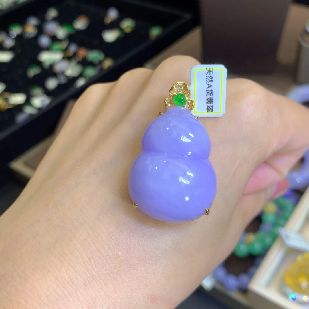 翡翠挂件18K金镶嵌翡翠