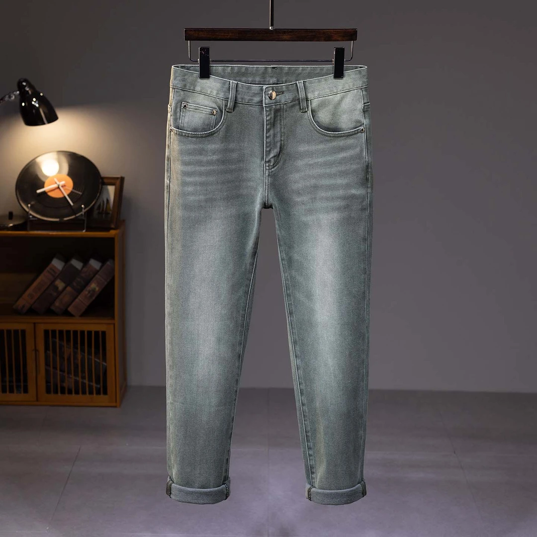 秋季橄榄绿高端牛仔裤男款2025新款修身显瘦弹力轻奢裤子男休闲裤