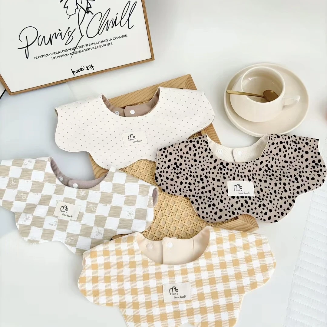 高定款宝宝口水巾高颜值花瓣形防吐奶ins风男宝女宝夏季薄款春夏