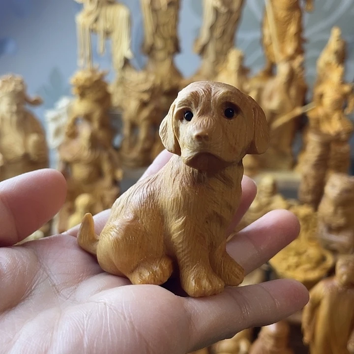 柏木（崖柏）金毛犬