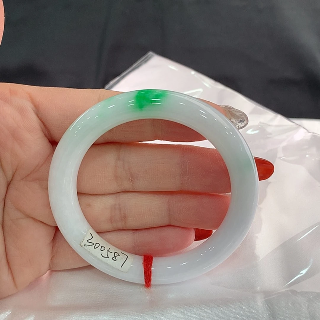 【闪购商品】翡翠手镯未镶嵌圆52