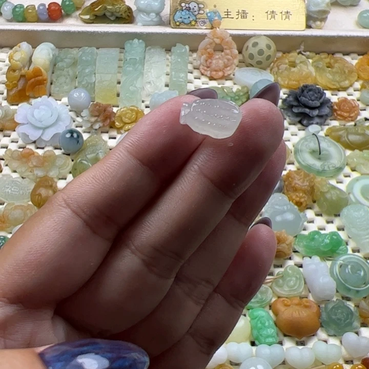 定制翡翠未镶嵌翡翠