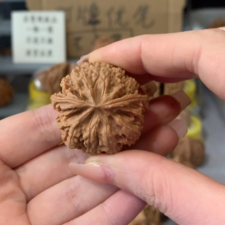 江***2文玩核桃吊坠异形单只，youxiaci