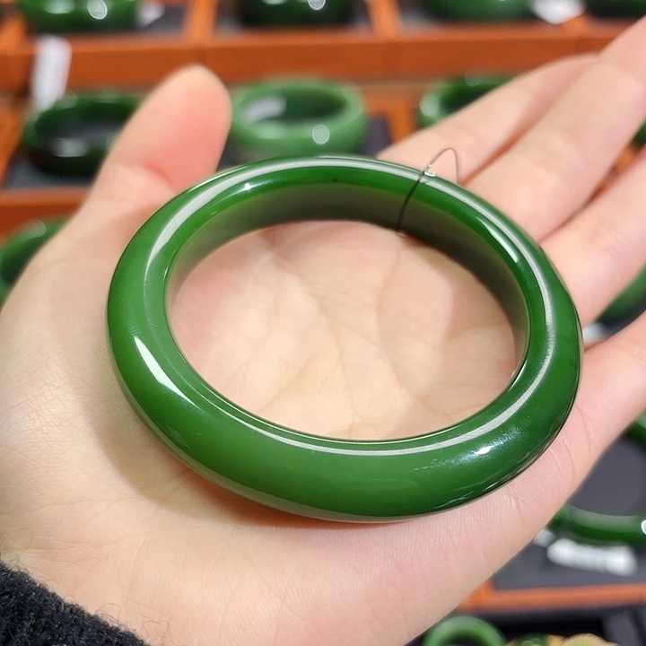 和田玉（碧玉）未镶嵌手镯